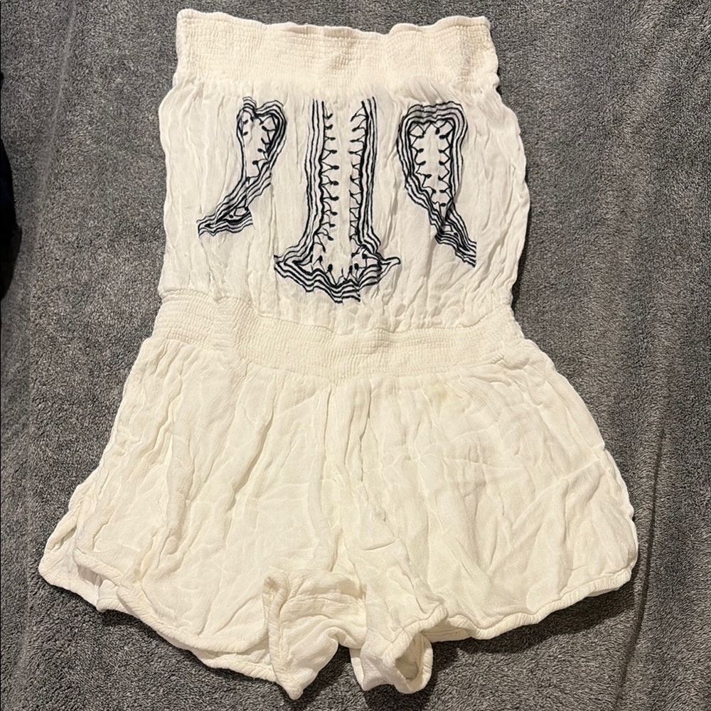 Elan White and Black Swim Coverup